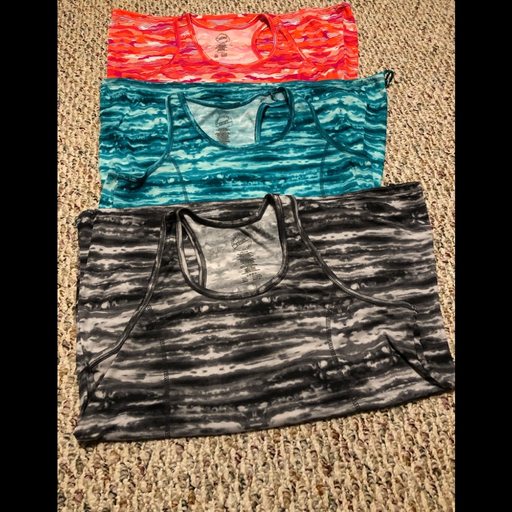 3 activewear tanks